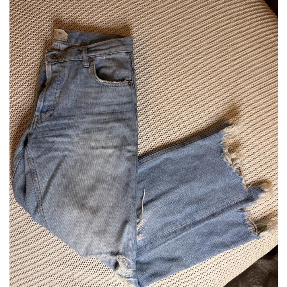 We The Free Free People Distressed Light Wash Straight Leg Jeans Size 25 Blue